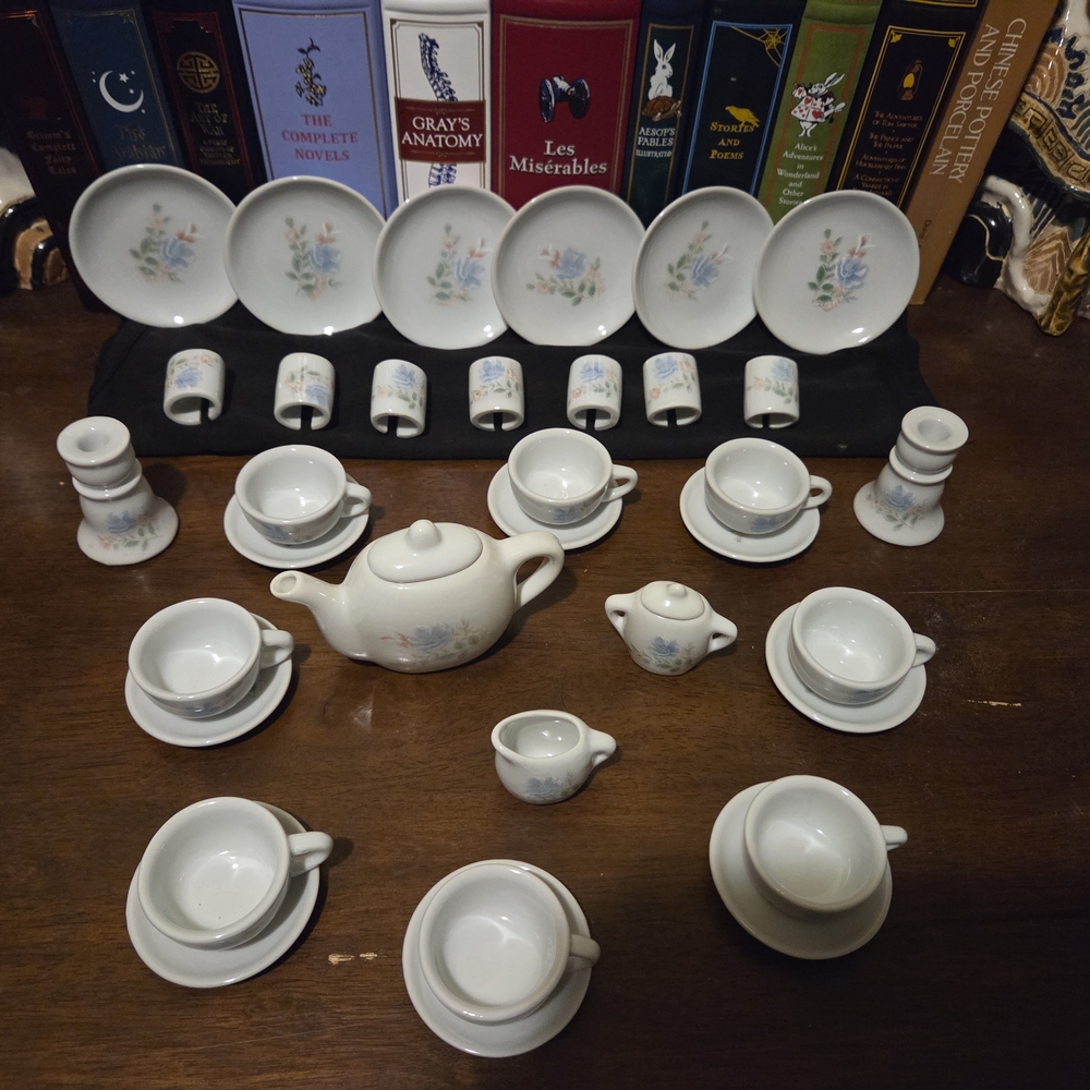 Floral Ceramic Tea Set - Picture 5 of 6